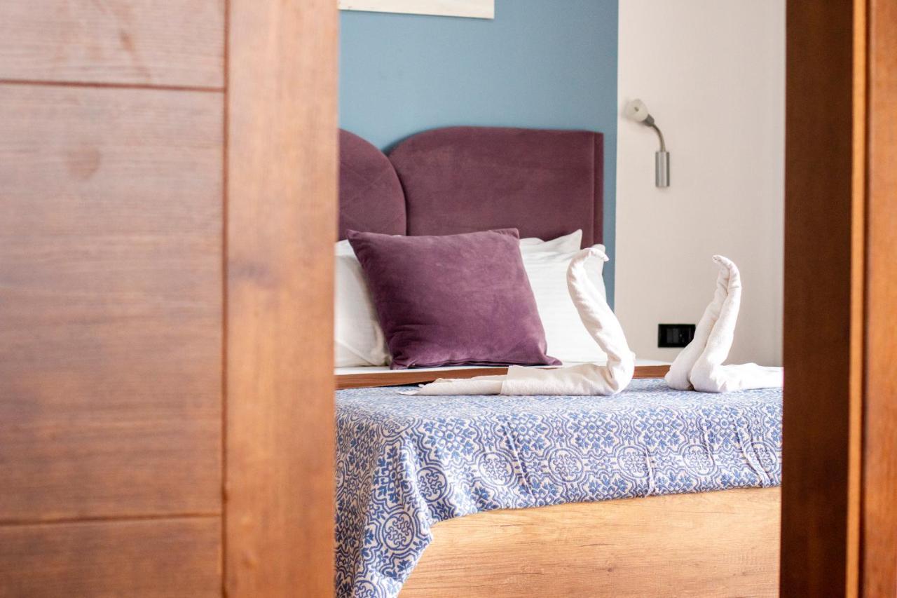 Hotel Lajka Luxury Ulcinj Bagian luar foto