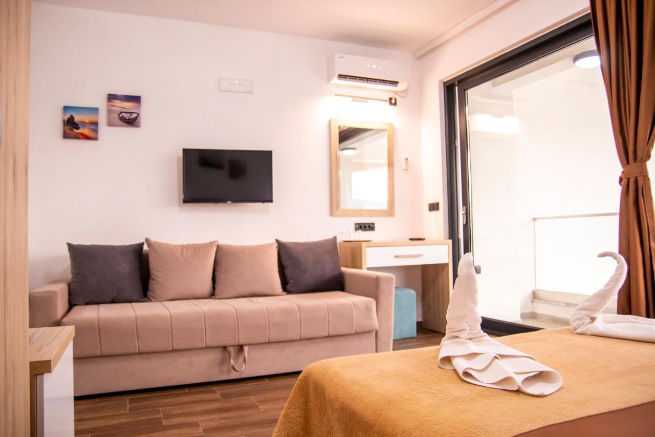 Hotel Lajka Luxury Ulcinj Bagian luar foto