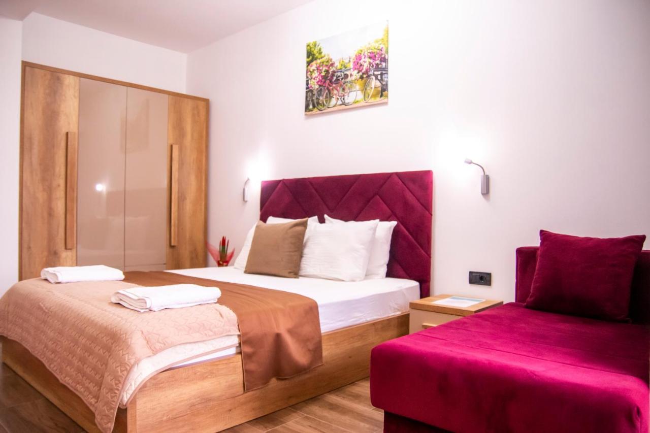 Hotel Lajka Luxury Ulcinj Bagian luar foto