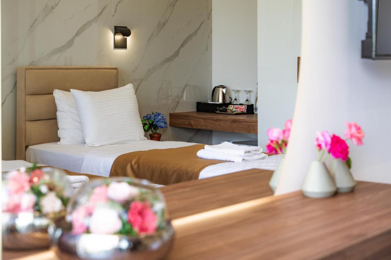 Hotel Lajka Luxury Ulcinj Bagian luar foto