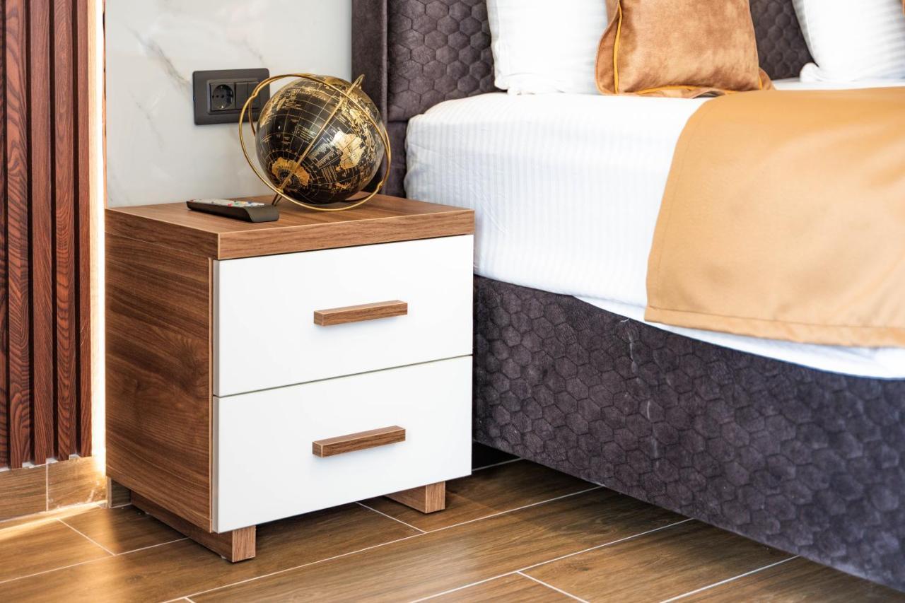 Hotel Lajka Luxury Ulcinj Bagian luar foto