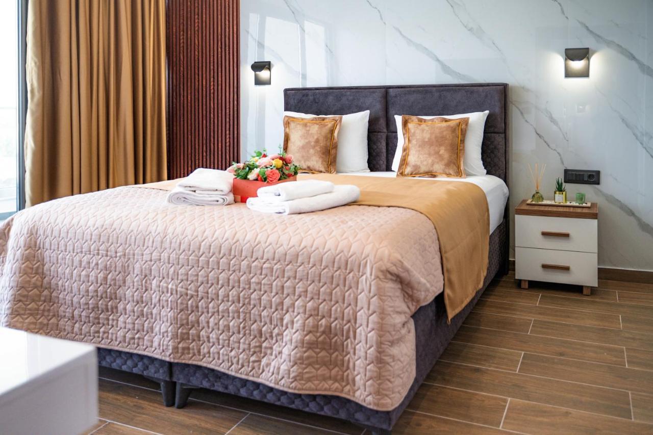 Hotel Lajka Luxury Ulcinj Bagian luar foto