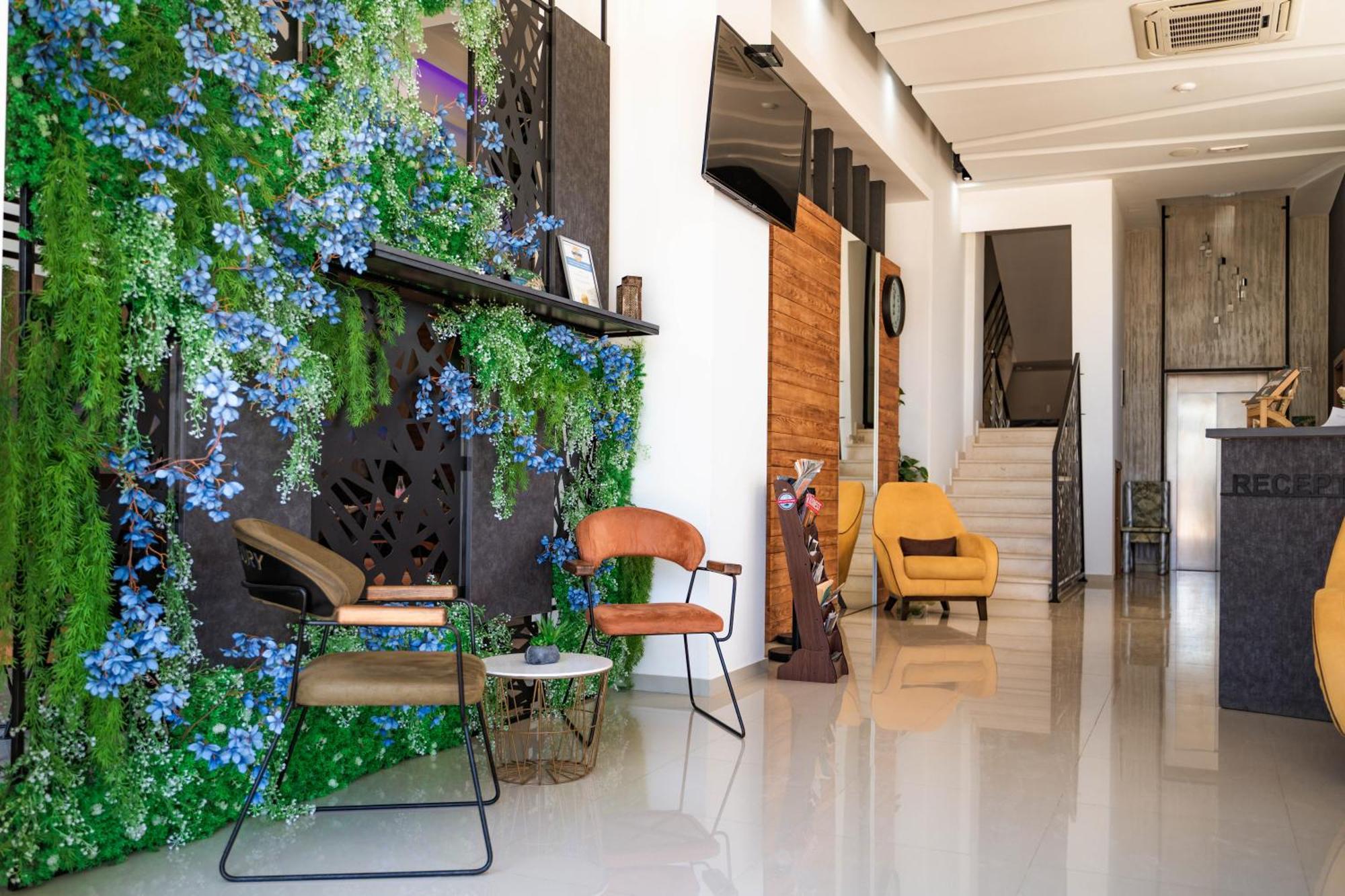 Hotel Lajka Luxury Ulcinj Bagian luar foto