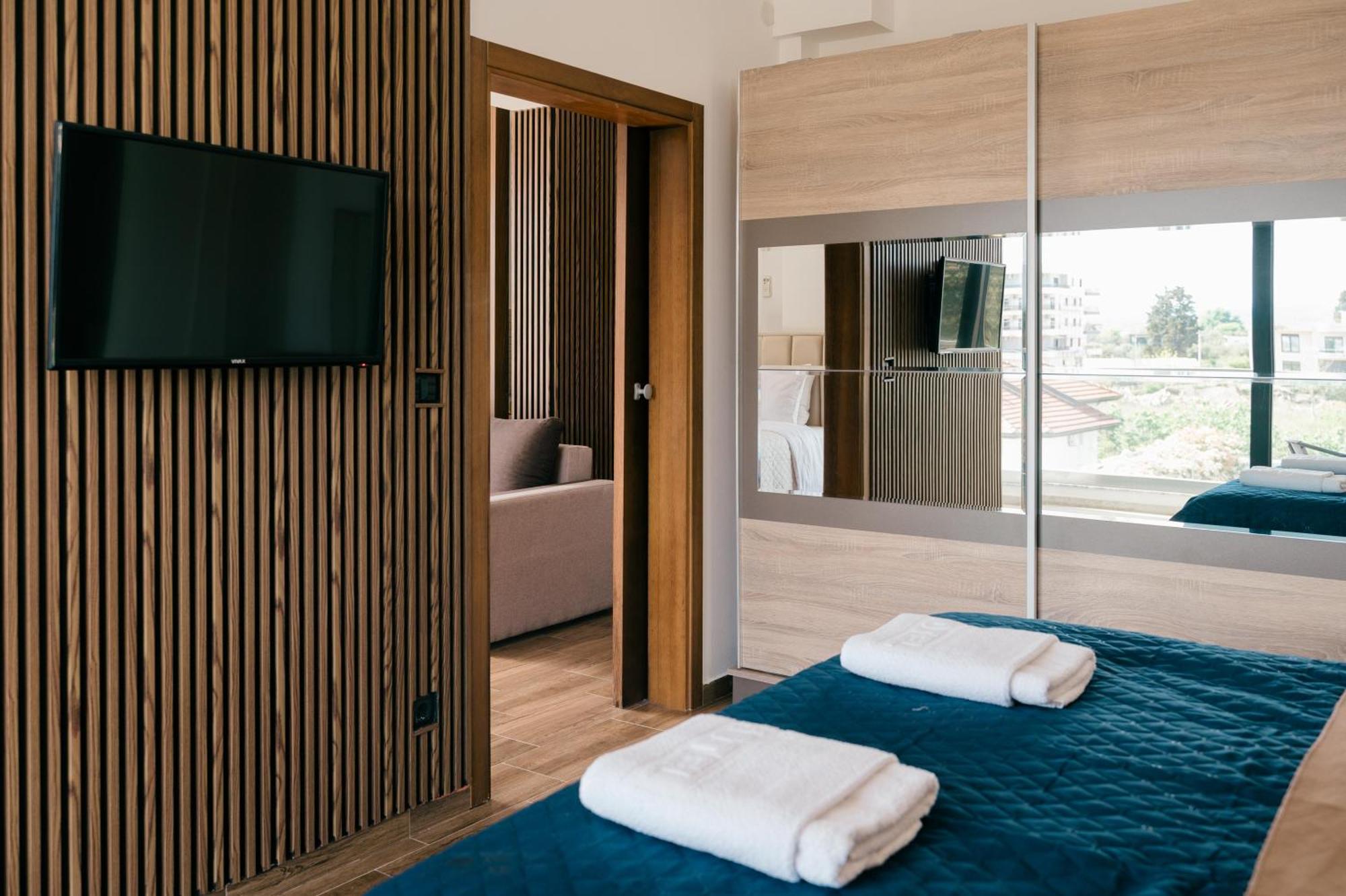 Hotel Lajka Luxury Ulcinj Bagian luar foto