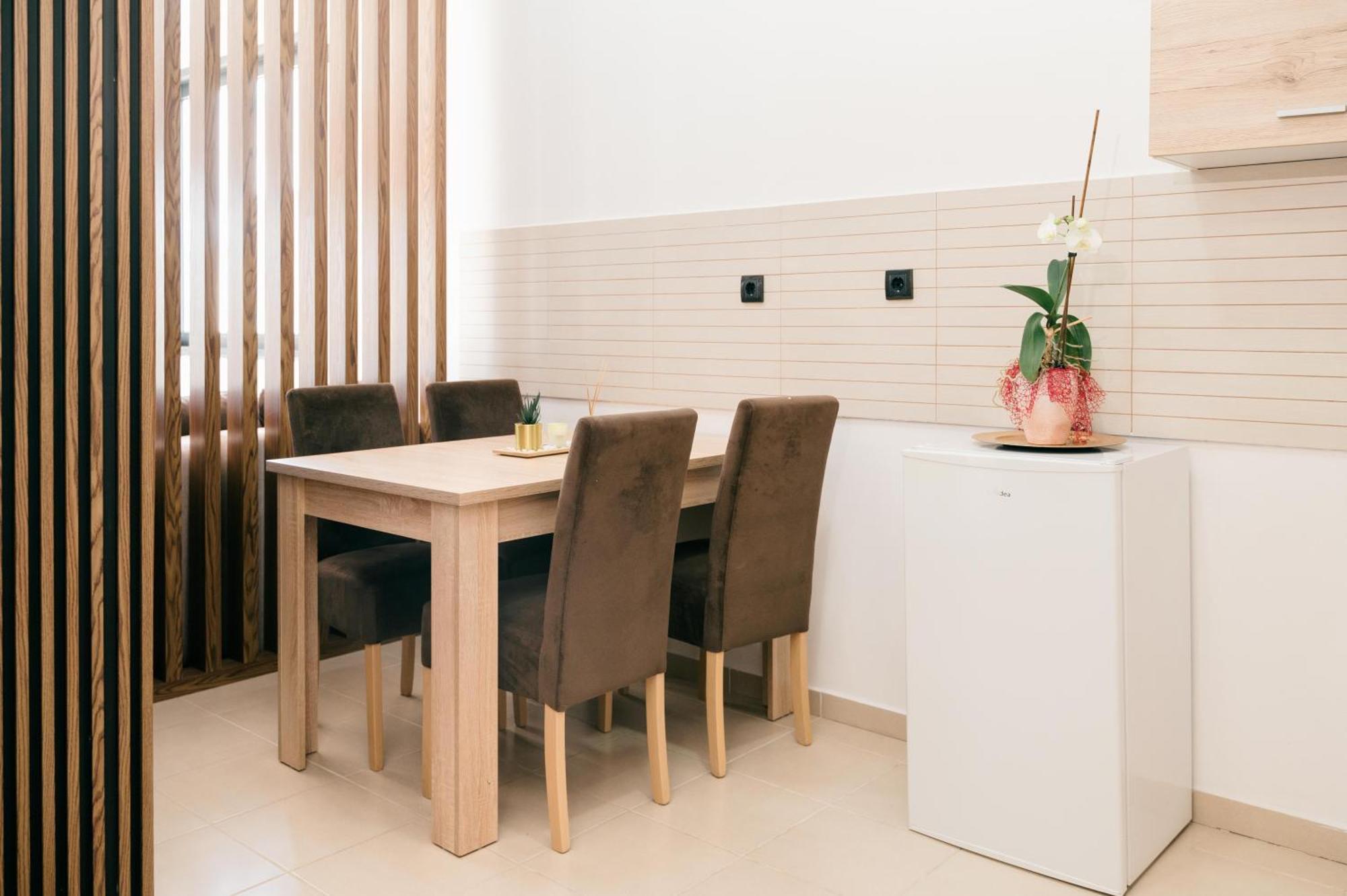 Hotel Lajka Luxury Ulcinj Bagian luar foto