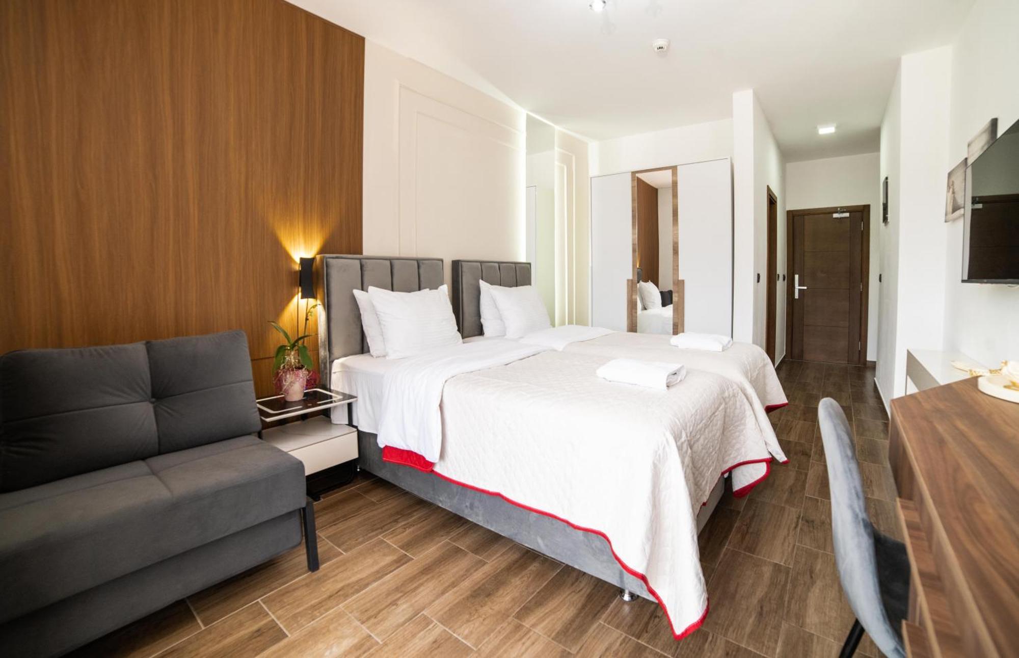 Hotel Lajka Luxury Ulcinj Bagian luar foto