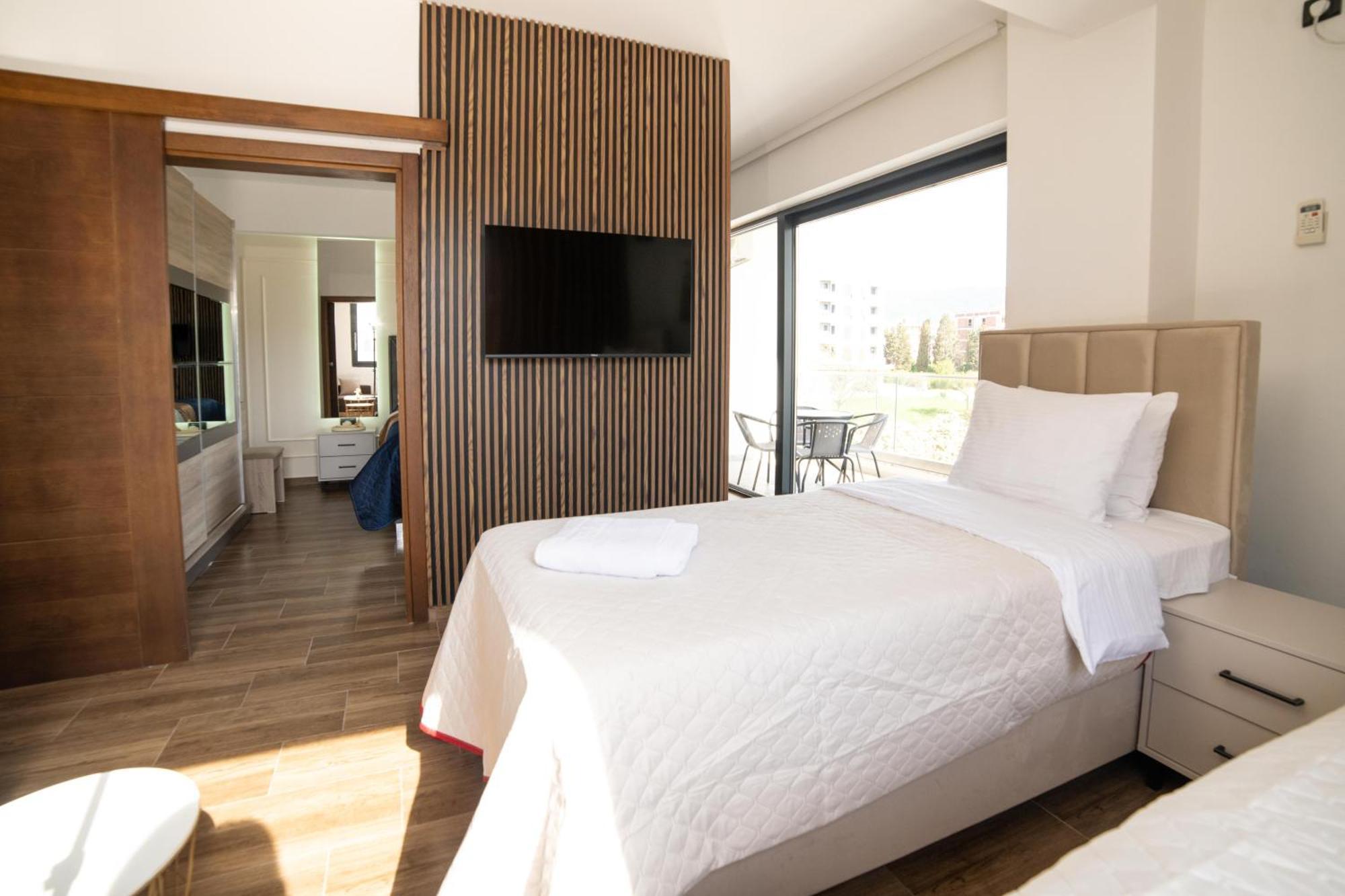 Hotel Lajka Luxury Ulcinj Bagian luar foto