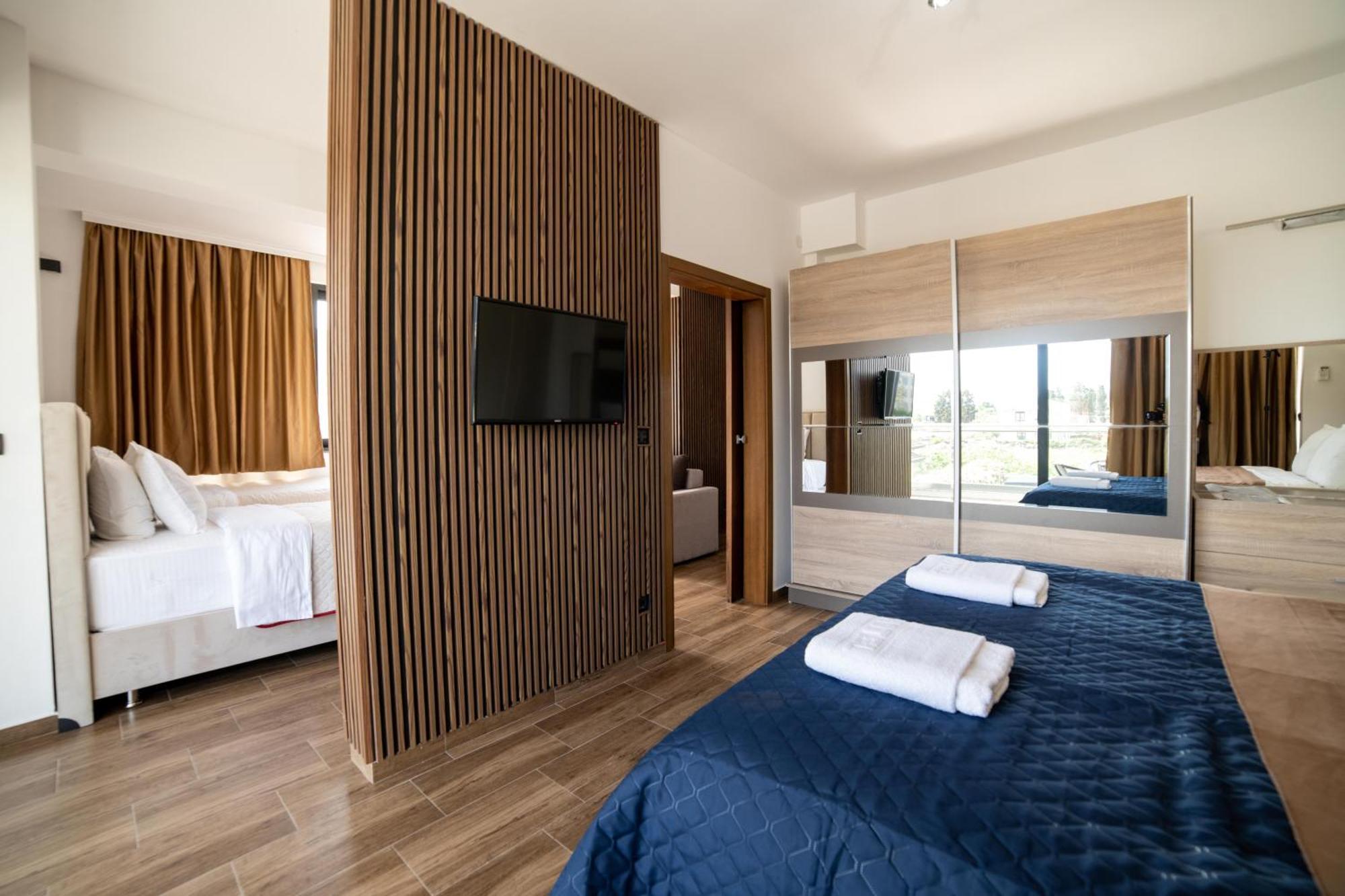 Hotel Lajka Luxury Ulcinj Bagian luar foto