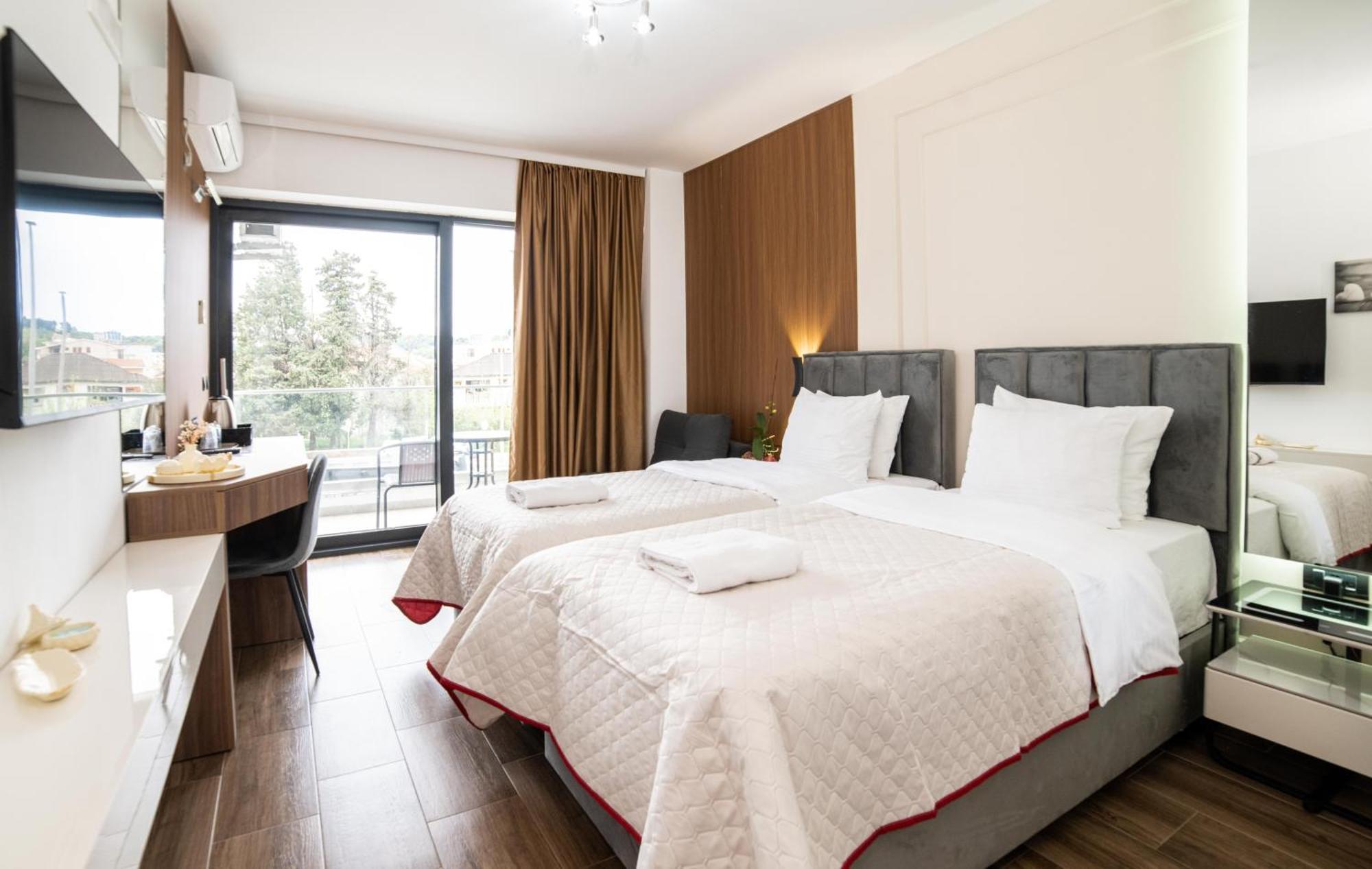 Hotel Lajka Luxury Ulcinj Bagian luar foto
