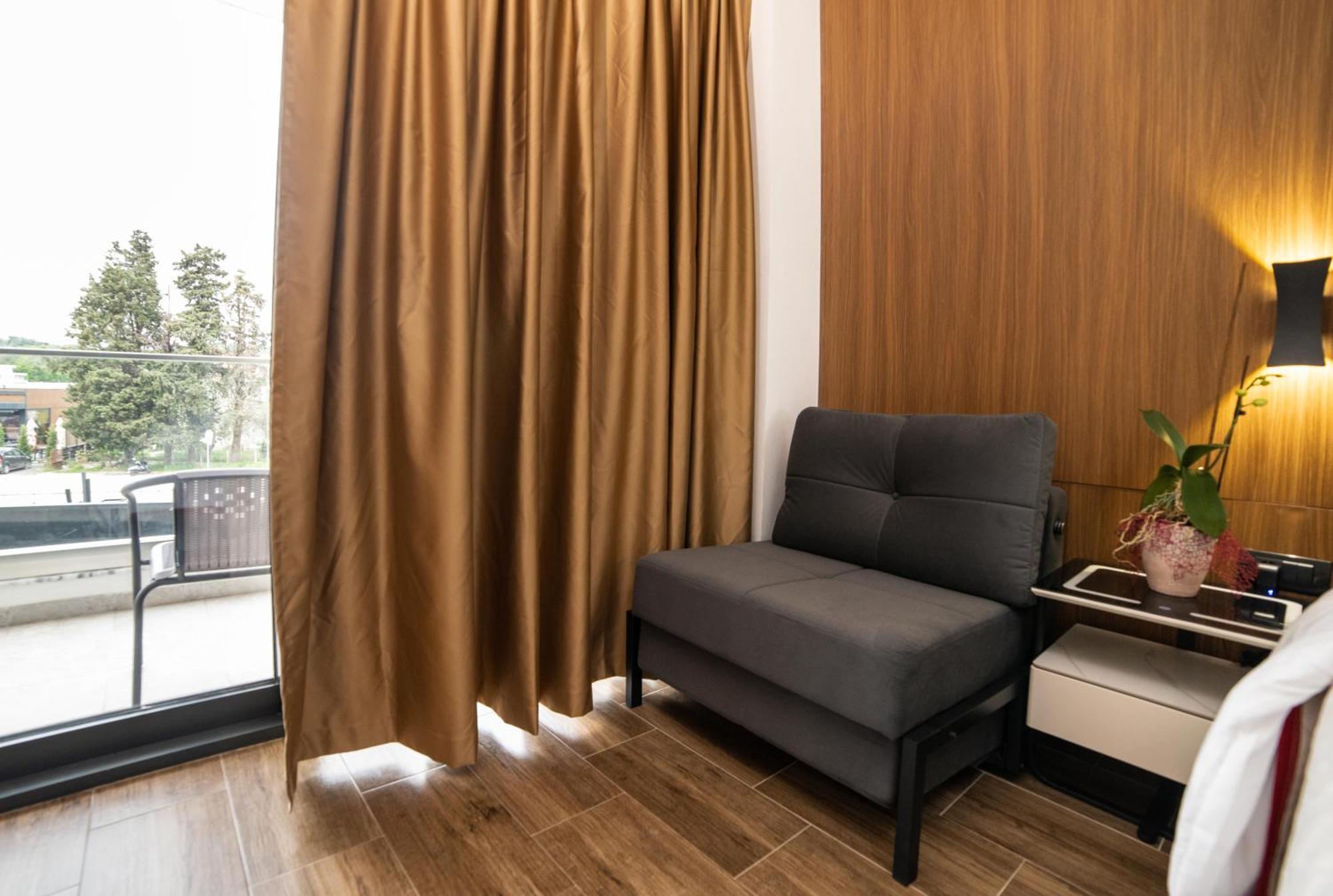 Hotel Lajka Luxury Ulcinj Bagian luar foto